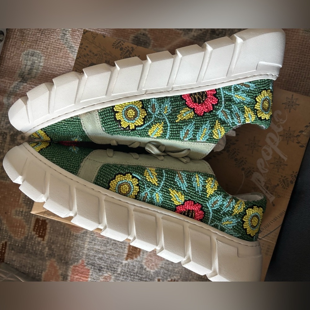 🌺Free People🌺 View From The Top Beaded Sneakers Size 40, US 9, Tennis Green NIB - Picture 8 of 12